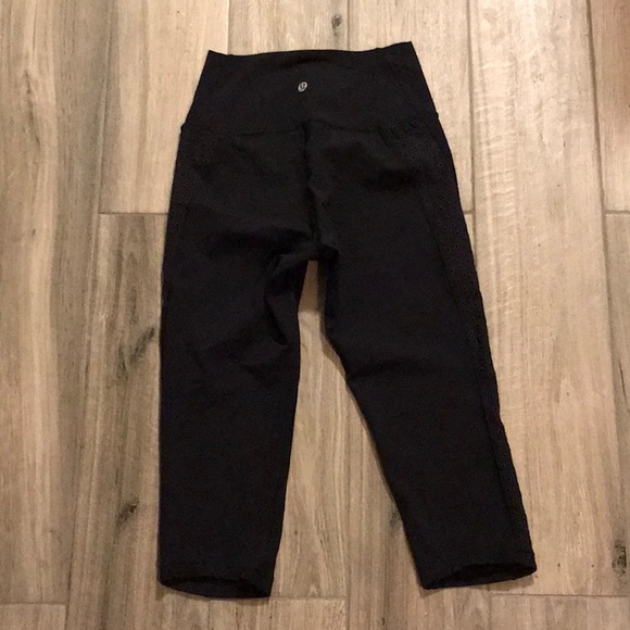 lululemon athletica Pants - Lululemon Athletica High Rise crop leggings